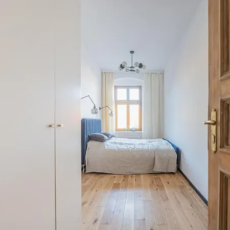 Ksiecia Witolda ~ Self Check-in 20h