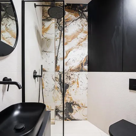 Ksiecia Witolda ~ Self Check-in 20h شقة