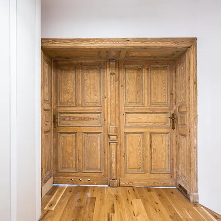 Ksiecia Witolda ~ Self Check-in 20h *